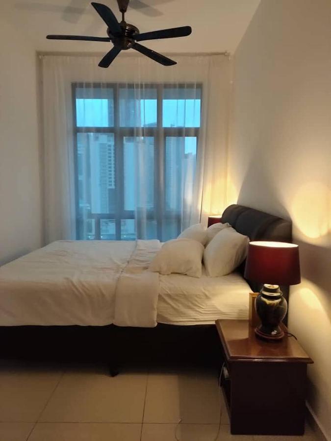Klcc Legasi Direct View With A Superking Bed At A 3-Bedroom Premium Unit Kuala Lumpur Exterior photo