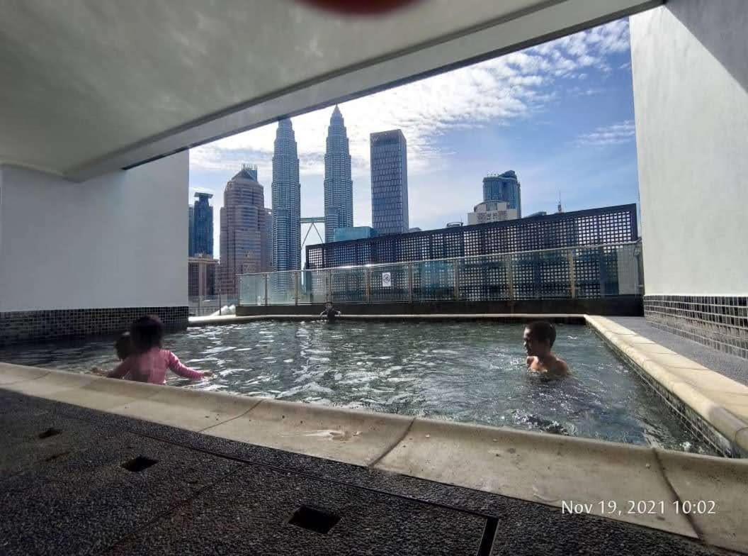 Klcc Legasi Direct View With A Superking Bed At A 3-Bedroom Premium Unit Kuala Lumpur Exterior photo
